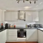 Cozy 2 Bed Townhouse Close To Walls Дом отдыха *