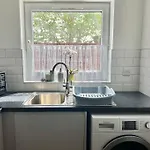 Cozy 2 Bed Townhouse Close To Walls Йорк