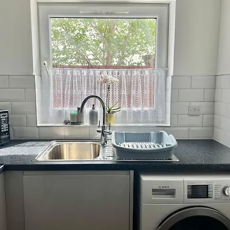 Cozy Two Bed Townhouse Close To Walls With Free Parking Йорк